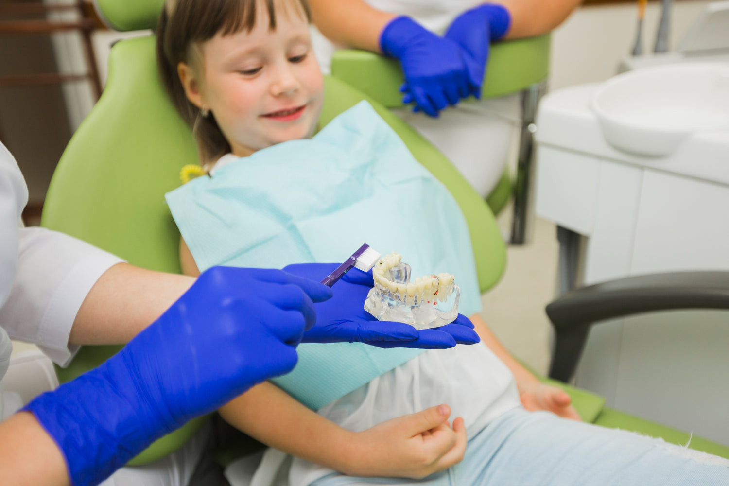 Why Esthetic Zirconia Discs Are Ideal for Layered Dental Restorations